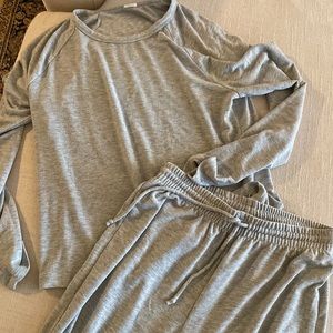 Wilfred Free lounge set - sweatpants and long sleeve